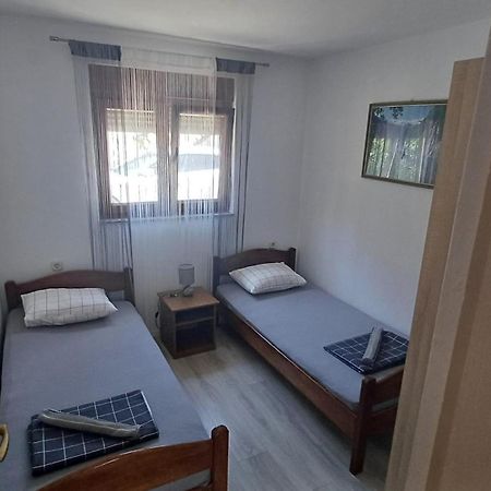 Leo Apartment Вир Екстериор снимка