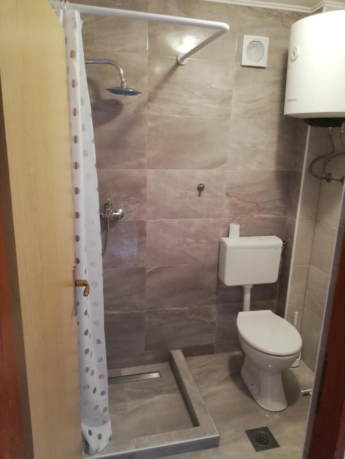 Leo Apartment Вир Екстериор снимка