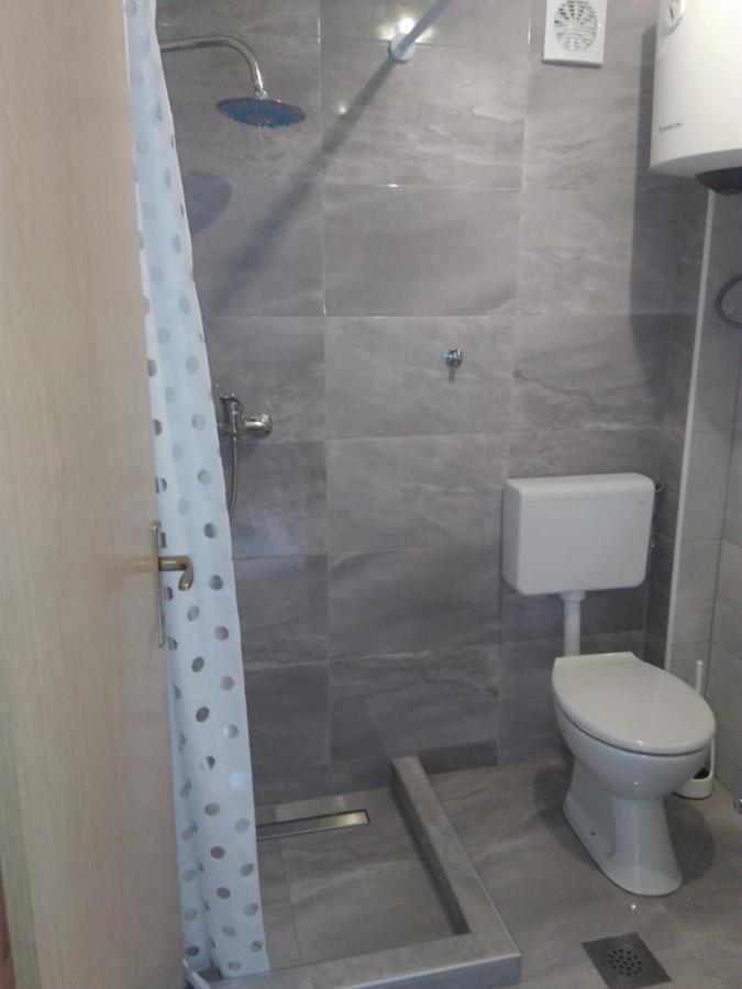Leo Apartment Вир Екстериор снимка