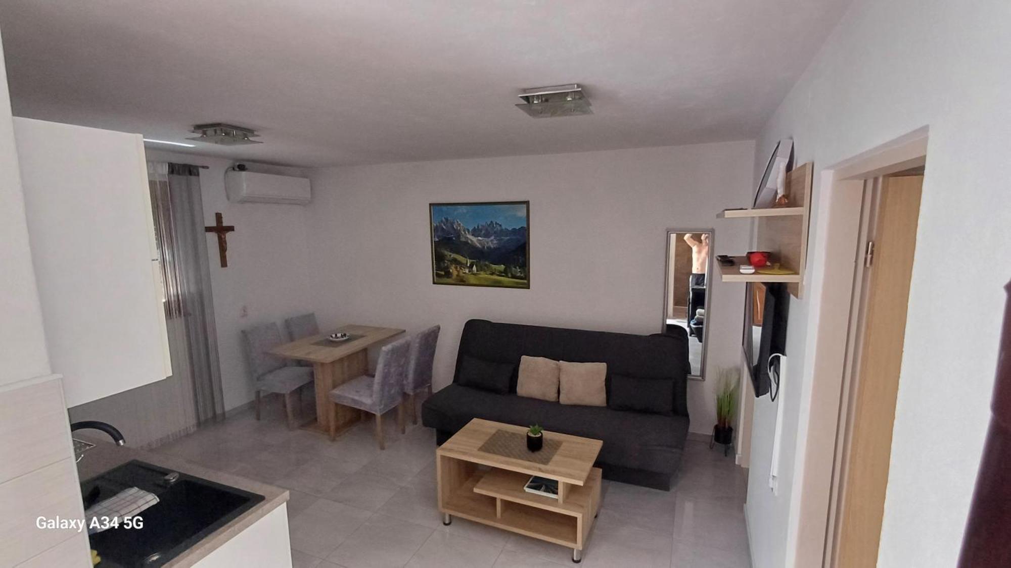Leo Apartment Вир Екстериор снимка